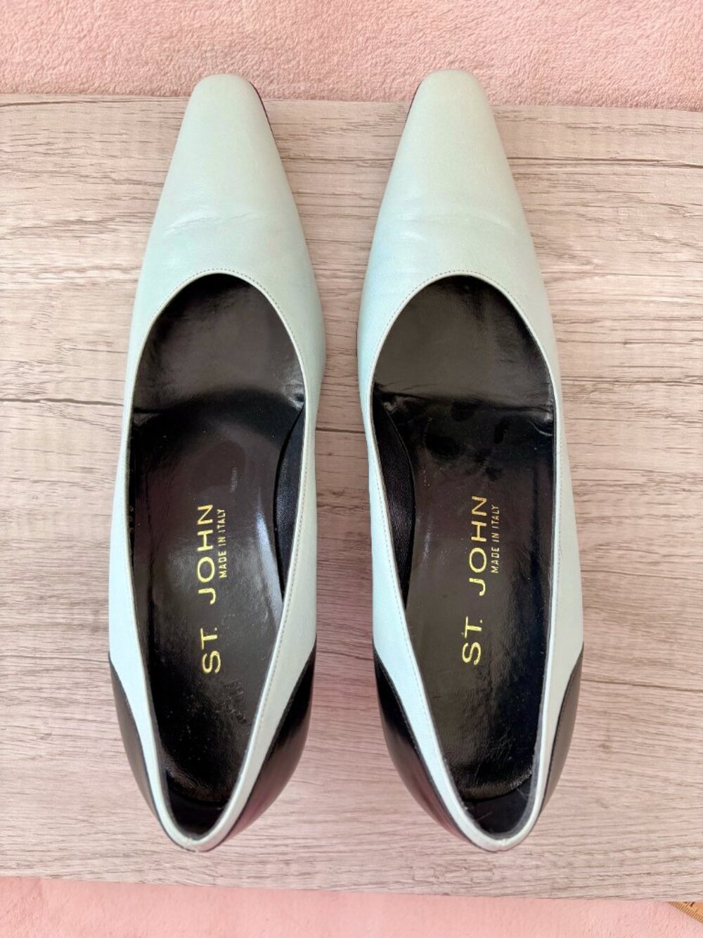 St. John Color Block Blue Black Leather Pointed Toe 2.5" Block Pump Heel 7 - Picture 4 of 9